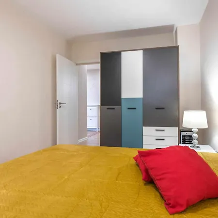 Apartment Red Velvet