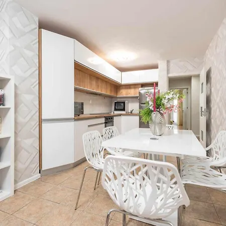 Red Velvet Apartment Varna