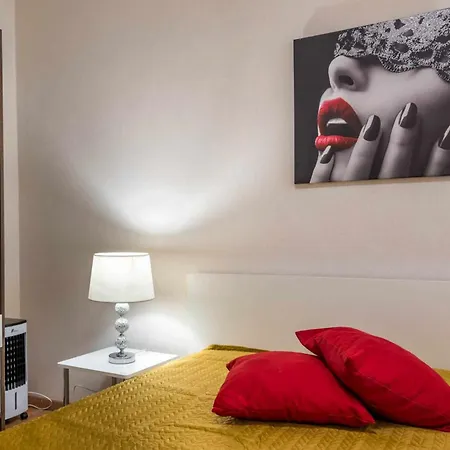Apartment Red Velvet
